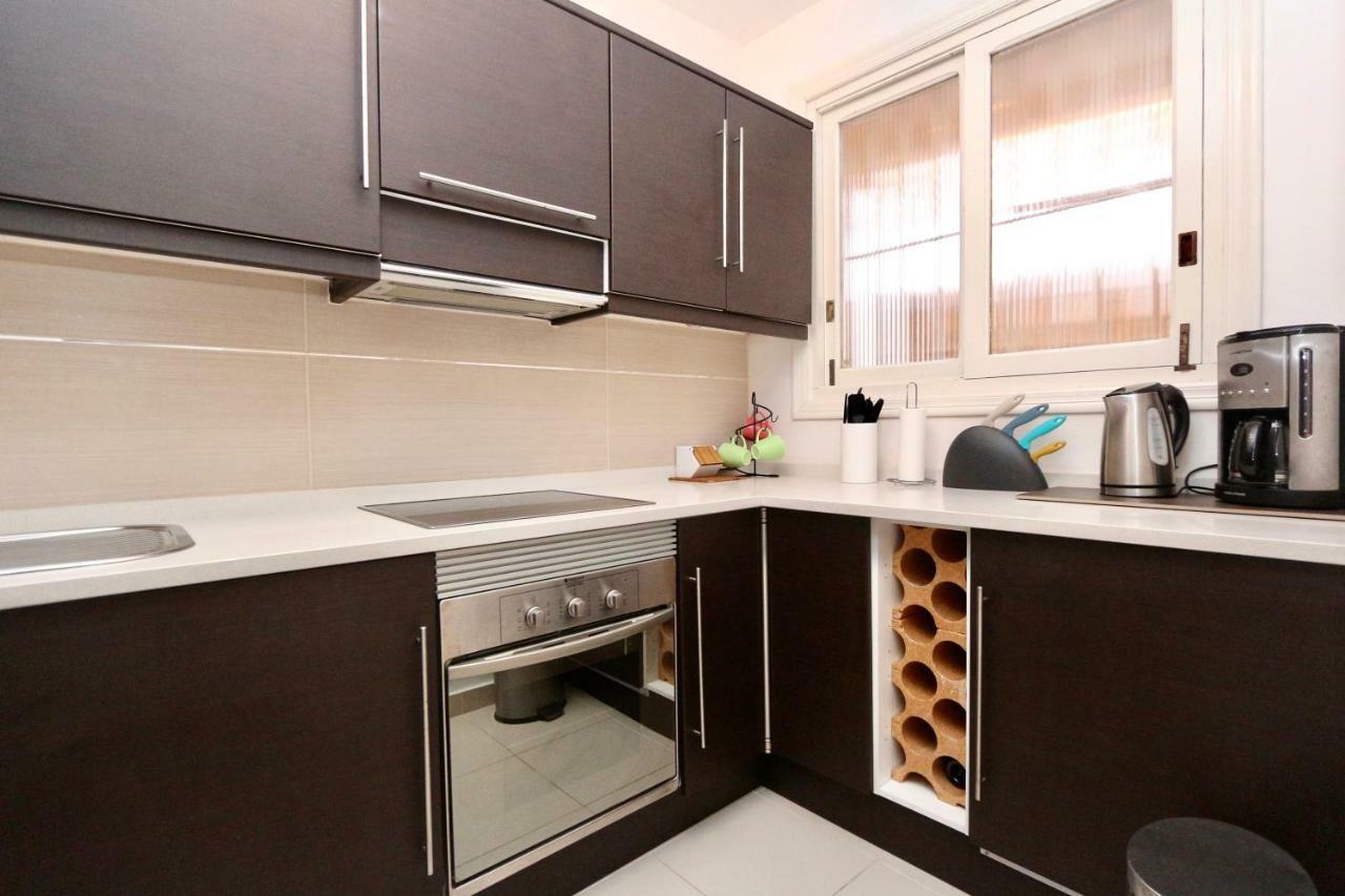 3- Bedroom Apartment In The Centre Of Calpe With Nice Living Room, 1 Bathroom. Экстерьер фото