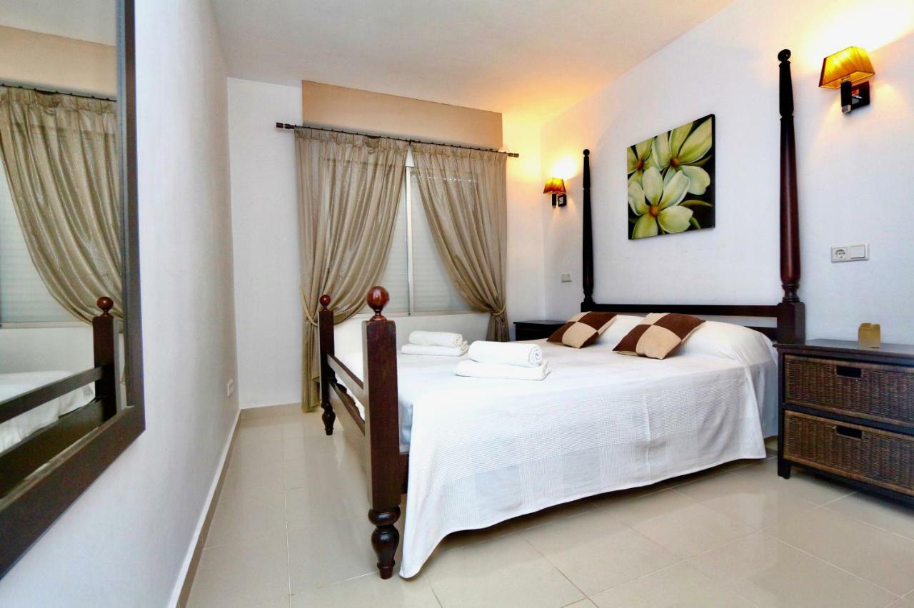 3- Bedroom Apartment In The Centre Of Calpe With Nice Living Room, 1 Bathroom. Экстерьер фото