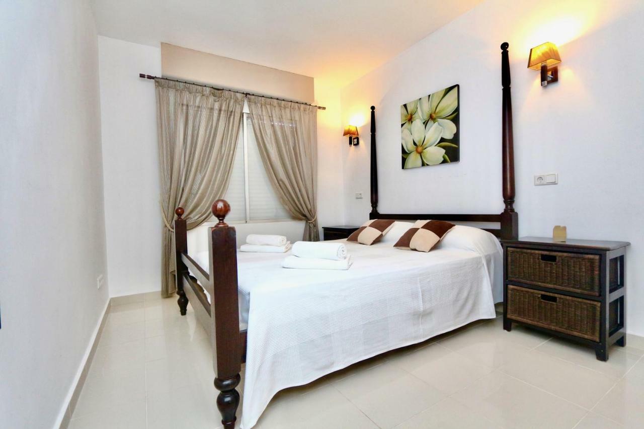 3- Bedroom Apartment In The Centre Of Calpe With Nice Living Room, 1 Bathroom. Экстерьер фото