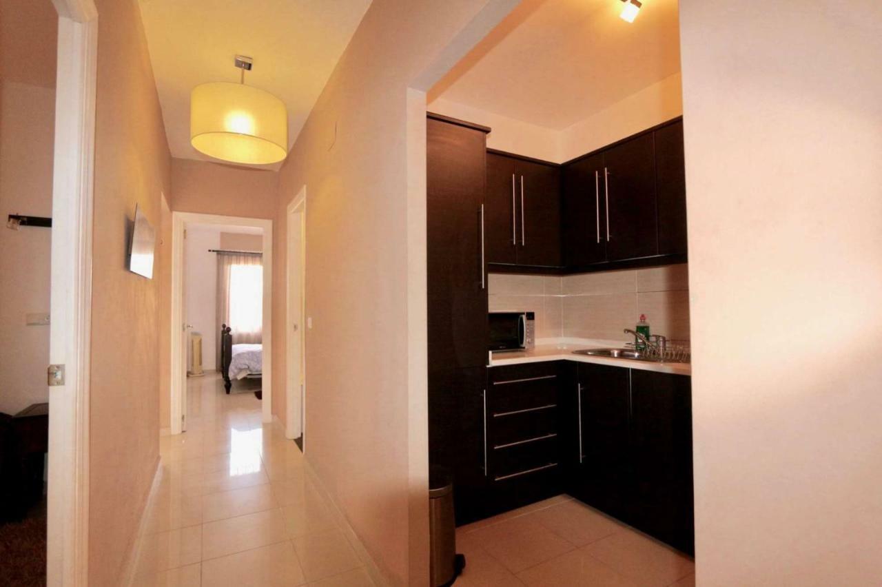 3- Bedroom Apartment In The Centre Of Calpe With Nice Living Room, 1 Bathroom. Экстерьер фото