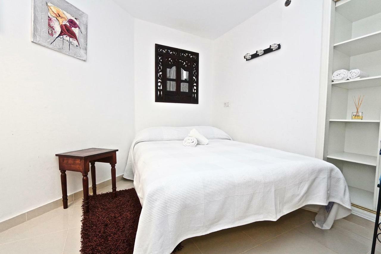 3- Bedroom Apartment In The Centre Of Calpe With Nice Living Room, 1 Bathroom. Экстерьер фото