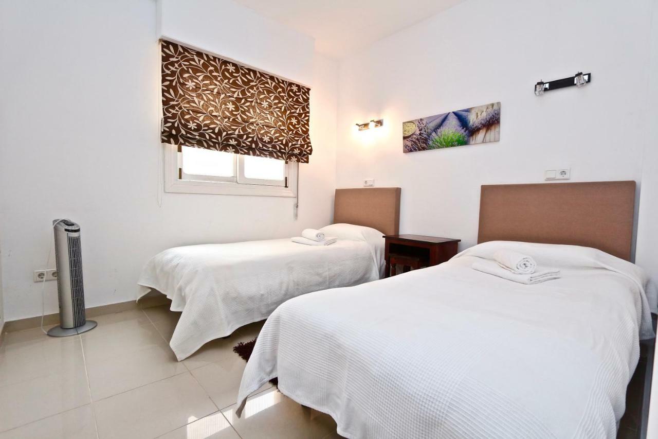 3- Bedroom Apartment In The Centre Of Calpe With Nice Living Room, 1 Bathroom. Экстерьер фото