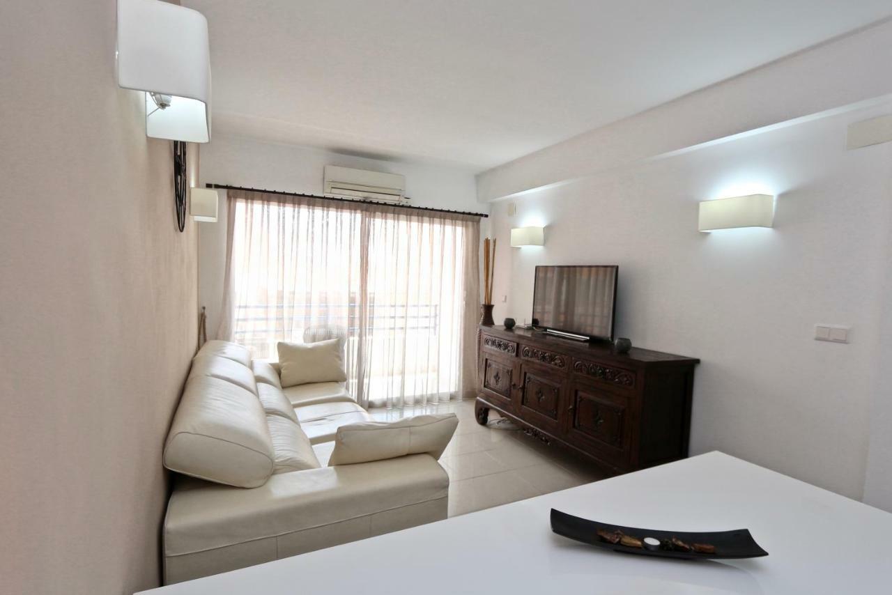 3- Bedroom Apartment In The Centre Of Calpe With Nice Living Room, 1 Bathroom. Экстерьер фото