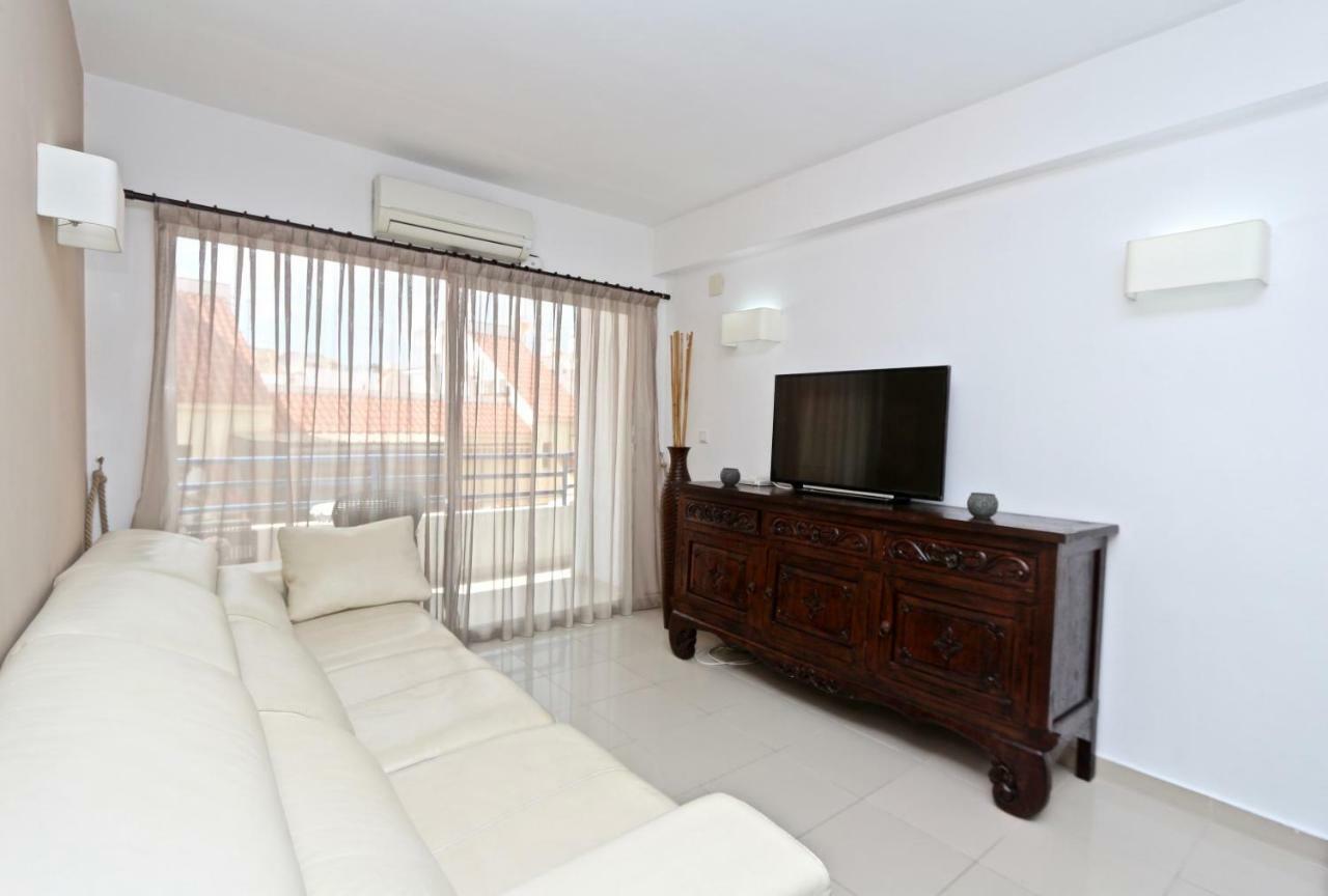 3- Bedroom Apartment In The Centre Of Calpe With Nice Living Room, 1 Bathroom. Экстерьер фото